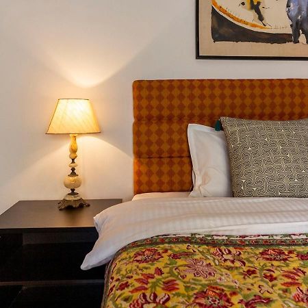 Neelam Bed & Breakfast Kalküta Dış mekan fotoğraf