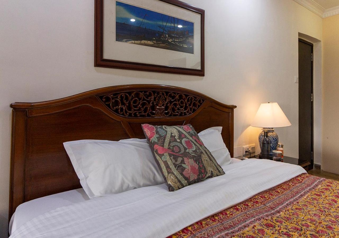 Neelam Bed & Breakfast Kalküta Dış mekan fotoğraf