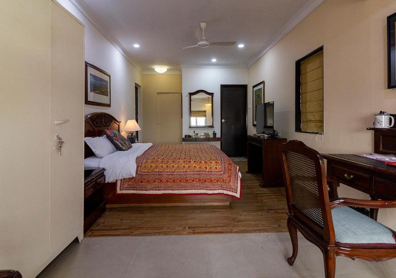 Neelam Bed & Breakfast Kalküta Dış mekan fotoğraf